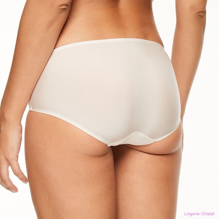 Chantelle Short ABSOLUTE INVISIBLE (Talc) - Lingerie Ohlala